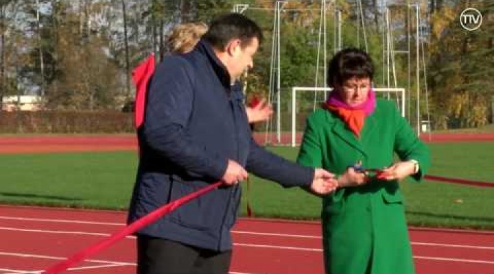 Rojas novadā atklāts rekonstruētais stadions